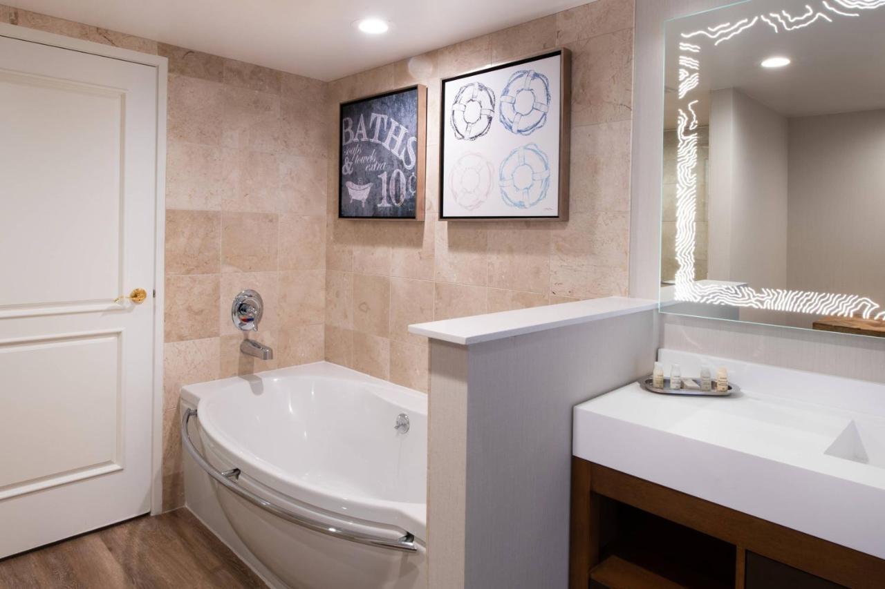 King Junior Suite Balcony