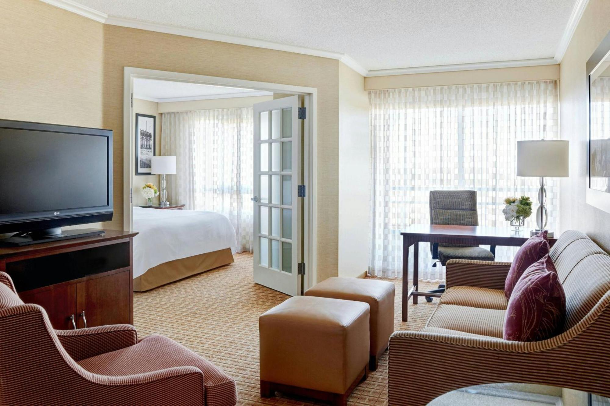 One-Bedroom King Suite Sofa Bed Balcony